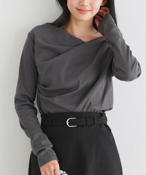 Pierrot(ピエロ)の「ドレープデザインテレコリブカットソー(Tシャツ/カットソー・レディース・オフホワイト/ブラック/チャコール・LL/L/M)」の12枚目の写真