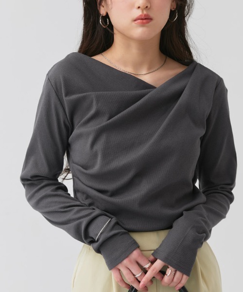 Pierrot(ピエロ)の「ドレープデザインテレコリブカットソー(Tシャツ/カットソー・レディース・オフホワイト/ブラック/チャコール・LL/L/M)」の14枚目の写真