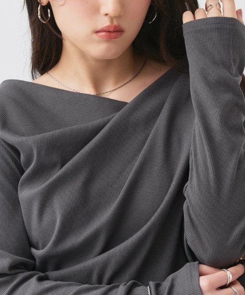 Pierrot(ピエロ)の「ドレープデザインテレコリブカットソー(Tシャツ/カットソー・レディース・オフホワイト/ブラック/チャコール・LL/L/M)」の17枚目の写真