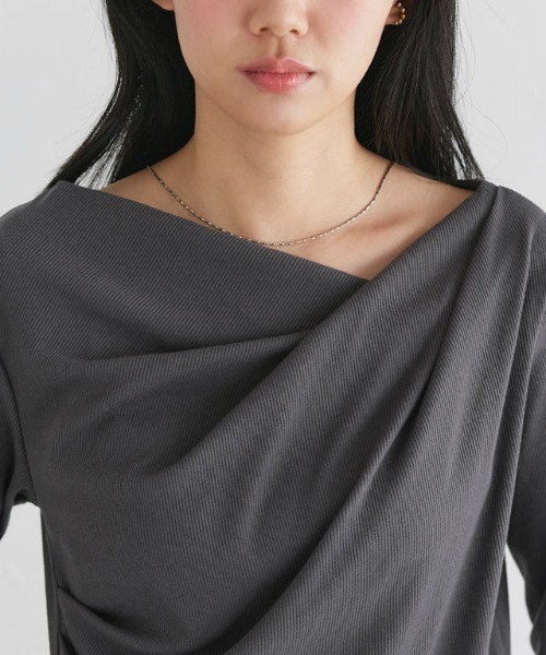 Pierrot(ピエロ)の「ドレープデザインテレコリブカットソー(Tシャツ/カットソー・レディース・オフホワイト/ブラック/チャコール・LL/L/M)」の8枚目の写真