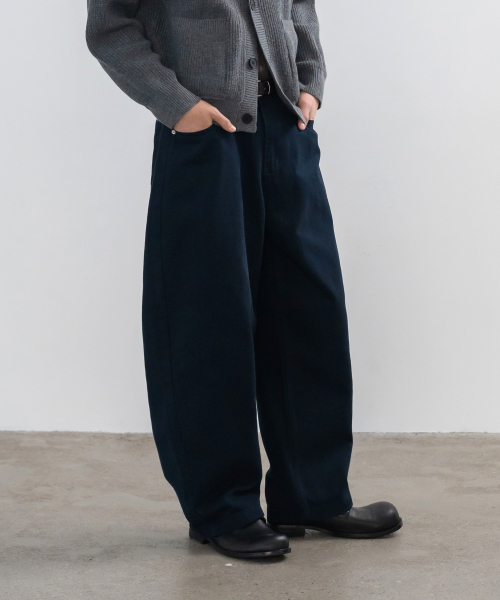 INDUST(インダスト)の「バレルフィットカーブドワイドパンツ_チャコール(その他パンツ・レディース・チャコール・1(S)/2(M)/3(L))」の5枚目の写真