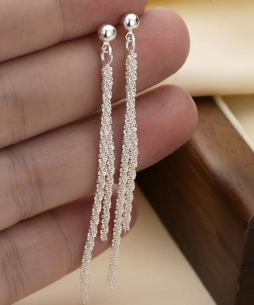 yu-ka(ユーカ)の「YU-KA:フリンジピアス Fringe earrings(ピアス(両耳用)・レディース・シルバー・FREE)」の1枚目の写真