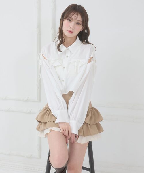 MAJESTIC LEGON（マジェスティックレゴン）の「キラキラオープンショルダーシャツ（シャツ/ブラウス・レディース・アイボリー/ピンク/イエロー/ブルー・MEDIUM）」の2枚目の写真