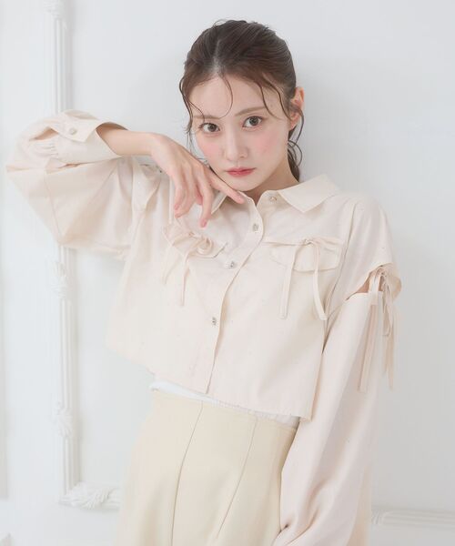 MAJESTIC LEGON（マジェスティックレゴン）の「キラキラオープンショルダーシャツ（シャツ/ブラウス・レディース・アイボリー/ピンク/イエロー/ブルー・MEDIUM）」の20枚目の写真