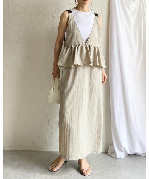 She's Closet(シーズクローゼット)の「ロング丈 レイヤード風 ペプラム切り替え キャミワンピース ジャンパースカート(ジャンパースカート・レディース・ライトベージュ/オリーブ/ブラック・FREE)」の1枚目の写真