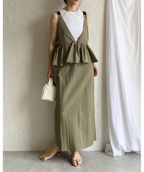 She's Closet(シーズクローゼット)の「ロング丈 レイヤード風 ペプラム切り替え キャミワンピース ジャンパースカート(ジャンパースカート・レディース・ライトベージュ/オリーブ/ブラック・FREE)」の9枚目の写真
