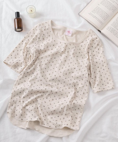 JEMORGAN(ジェーイーモーガン)の「【87】【JEMORGAN/ジェーイーモーガン】花柄 フライス クルーネックTシャツ/レディース/26SUMMER NEW(Tシャツ/カットソー・レディース・ブラック/レッド/ネイビー/ブルー・FREE)」の2枚目の写真