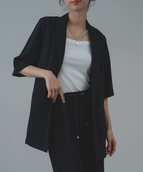 ANNA LUNA(アンナルナ)の「【ANNA LUNA】冷房対策 / UV対策 にも◎軽やかに羽織れる 麻調 5分袖 ジャケット(テーラードジャケット・レディース・ブラック/ベージュ/ネイビー・MEDIUM)」の2枚目の写真