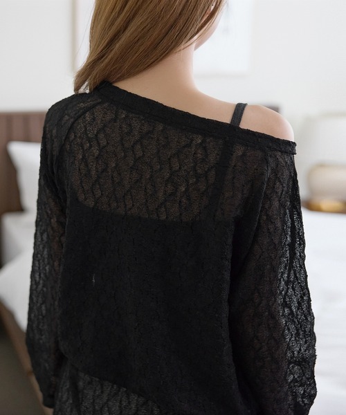 UNE MANSION(ユヌマンション)の「【UNE ORIGINAL】ベルト付きオフショルダーレースオーバーサイズレイヤードカットソー(Tシャツ/カットソー・レディース・ブラウン/クリーム/ブラック・FREE)」の8枚目の写真