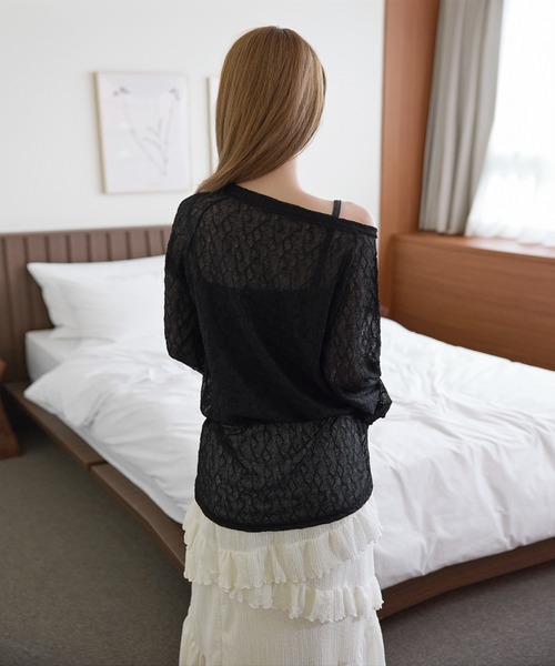UNE MANSION(ユヌマンション)の「【UNE ORIGINAL】ベルト付きオフショルダーレースオーバーサイズレイヤードカットソー(Tシャツ/カットソー・レディース・ブラウン/クリーム/ブラック・FREE)」の9枚目の写真