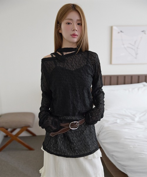 UNE MANSION(ユヌマンション)の「【UNE ORIGINAL】ベルト付きオフショルダーレースオーバーサイズレイヤードカットソー(Tシャツ/カットソー・レディース・ブラウン/クリーム/ブラック・FREE)」の11枚目の写真