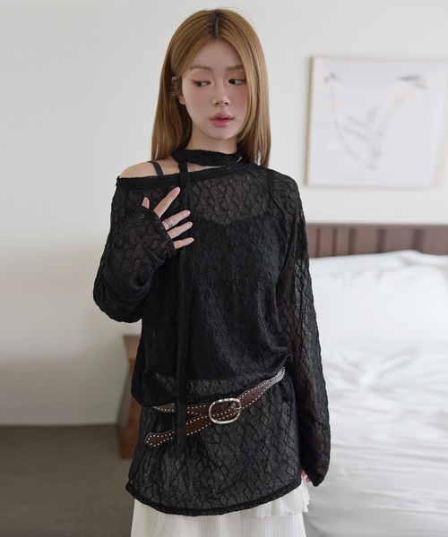 UNE MANSION(ユヌマンション)の「【UNE ORIGINAL】ベルト付きオフショルダーレースオーバーサイズレイヤードカットソー(Tシャツ/カットソー・レディース・ブラウン/クリーム/ブラック・FREE)」の12枚目の写真