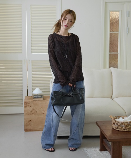 UNE MANSION(ユヌマンション)の「【UNE ORIGINAL】ベルト付きオフショルダーレースオーバーサイズレイヤードカットソー(Tシャツ/カットソー・レディース・ブラウン/クリーム/ブラック・FREE)」の15枚目の写真