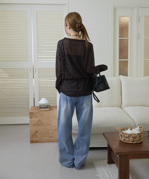 UNE MANSION(ユヌマンション)の「【UNE ORIGINAL】ベルト付きオフショルダーレースオーバーサイズレイヤードカットソー(Tシャツ/カットソー・レディース・ブラウン/クリーム/ブラック・FREE)」の19枚目の写真