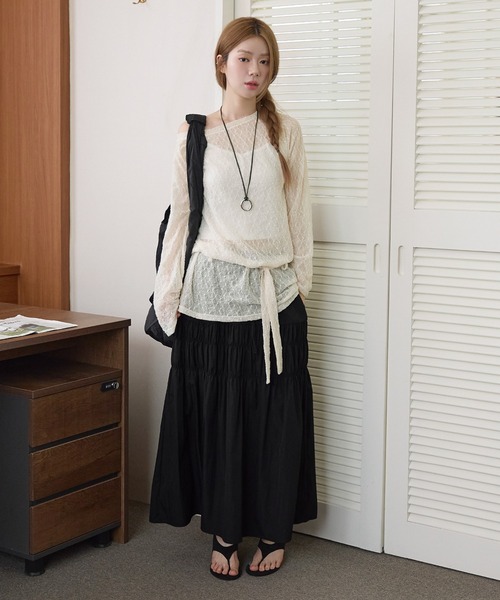 UNE MANSION(ユヌマンション)の「【UNE ORIGINAL】ベルト付きオフショルダーレースオーバーサイズレイヤードカットソー(Tシャツ/カットソー・レディース・ブラウン/クリーム/ブラック・FREE)」の21枚目の写真