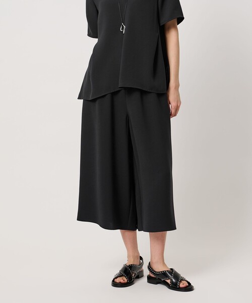 UNITED ARROWS(ユナイテッドアローズ)の「COMFY クロップド ワイドパンツ ‐防汚 UVカット ウォッシャブル‐(スラックス・レディース・ブラック/ダークグレー・36/38)」の3枚目の写真
