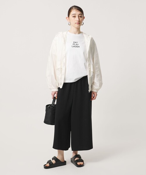 UNITED ARROWS(ユナイテッドアローズ)の「COMFY クロップド ワイドパンツ ‐防汚 UVカット ウォッシャブル‐(スラックス・レディース・ブラック/ダークグレー・36/38)」の5枚目の写真