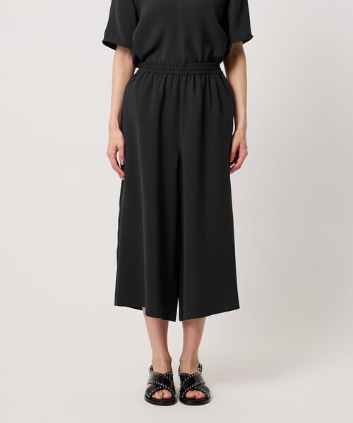 UNITED ARROWS(ユナイテッドアローズ)の「COMFY クロップド ワイドパンツ ‐防汚 UVカット ウォッシャブル‐(スラックス・レディース・ブラック/ダークグレー・36/38)」の8枚目の写真