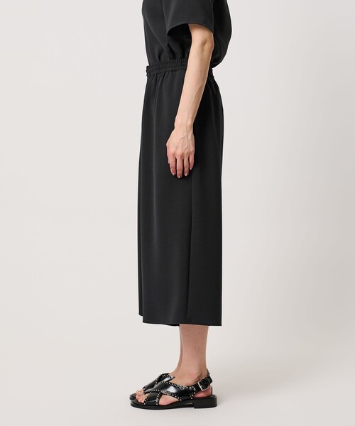 UNITED ARROWS(ユナイテッドアローズ)の「COMFY クロップド ワイドパンツ ‐防汚 UVカット ウォッシャブル‐(スラックス・レディース・ブラック/ダークグレー・36/38)」の9枚目の写真