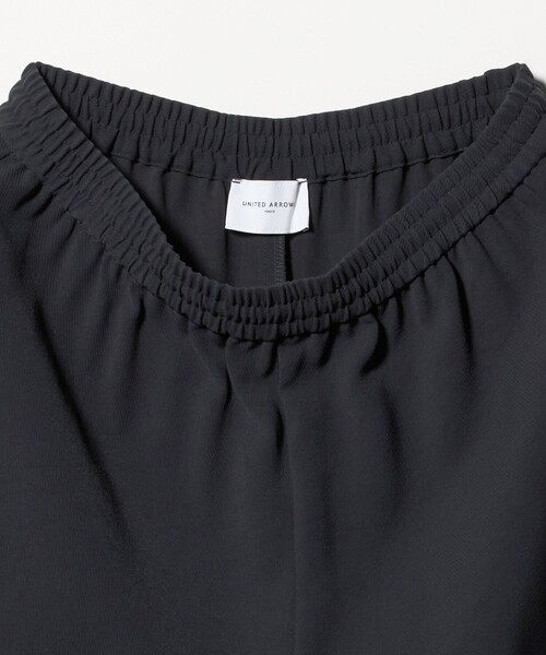 UNITED ARROWS(ユナイテッドアローズ)の「COMFY クロップド ワイドパンツ ‐防汚 UVカット ウォッシャブル‐(スラックス・レディース・ブラック/ダークグレー・36/38)」の14枚目の写真