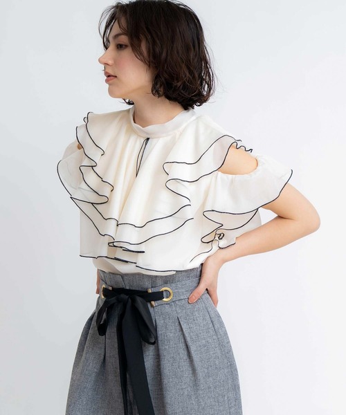 NOELA(ノエラ)の「ラッフルフリルシアーブラウス(シャツ/ブラウス・レディース・ブラック/オフホワイト/ラベンダー・フリー)」の7枚目の写真