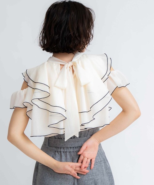 NOELA(ノエラ)の「ラッフルフリルシアーブラウス(シャツ/ブラウス・レディース・ブラック/オフホワイト/ラベンダー・フリー)」の9枚目の写真