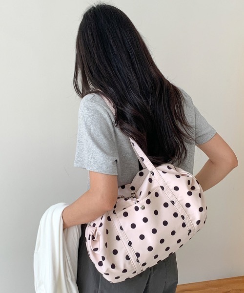 Teem Store（チームストア）の「【ドット柄】 ギャザーミニボストンバッグ（ショルダーバッグ・レディース・ブラック/ホワイト・F）」の3枚目の写真