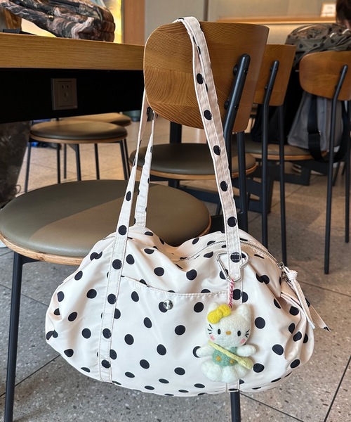Teem Store（チームストア）の「【ドット柄】 ギャザーミニボストンバッグ（ショルダーバッグ・レディース・ブラック/ホワイト・F）」の5枚目の写真