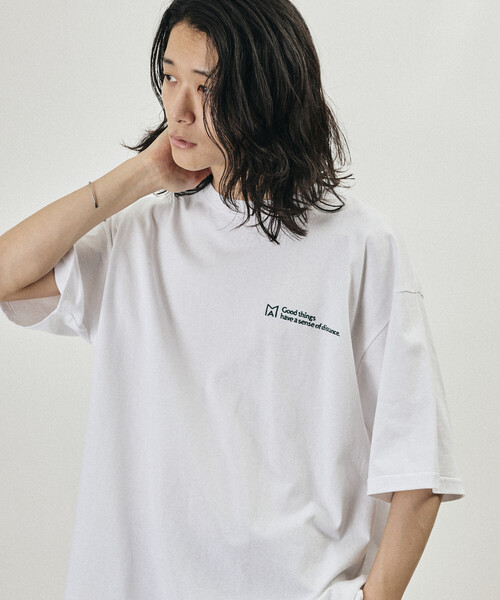 Firsthand(ファーストハンド)の「MA Firsthand/マ ファーストハンド MA ベーシック ロゴ 刺繍 ショートスリーブ Tシャツ(Tシャツ/カットソー・メンズ・ブラック/ホワイト/ブルー/オフホワイト・MEDIUM/SMALL/LARGE)」の1枚目の写真