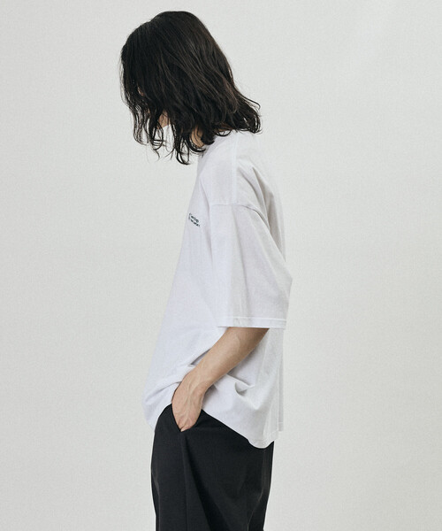 Firsthand(ファーストハンド)の「MA Firsthand/マ ファーストハンド MA ベーシック ロゴ 刺繍 ショートスリーブ Tシャツ(Tシャツ/カットソー・メンズ・ブラック/ホワイト/ブルー/オフホワイト・MEDIUM/SMALL/LARGE)」の17枚目の写真
