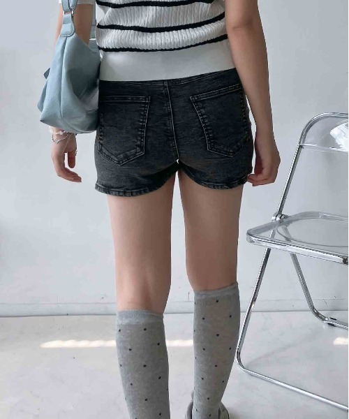 AS KNOW AS plus（アズノゥアズプラス）の「〇ストレッチショートパンツ（デニムパンツ・レディース・ブラック/ブルー系/ブラック系・FREE）」の20枚目の写真