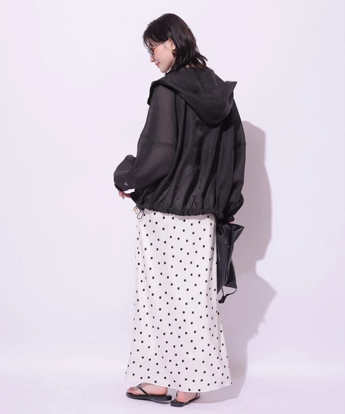 Arpege story(アルページュストーリー)の「ドットサテンスカート(スカート・レディース・ホワイト/ピンクベージュ/ブラック・2/1/0)」の22枚目の写真