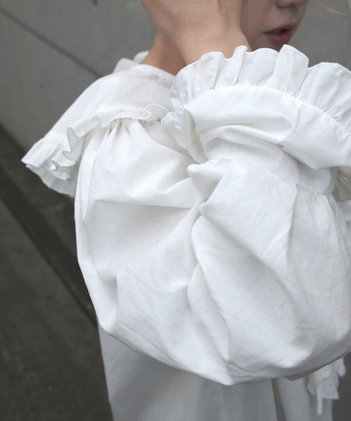 ZOZOMARKET by aoi(ゾゾマーケットバイアオイ)の「【インフルエンサー aoiセレクト】コットンフリルブラウス(シャツ/ブラウス・レディース・ブラック/ホワイト・FREE)」の10枚目の写真