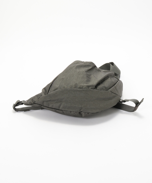 SEALSON(シールソン)の「SEALSON / シールソン SR1 2WAY GRAB BAG GRAVEL GREY(ショルダーバッグ・メンズ・チャコールグレー・FREE)」の4枚目の写真