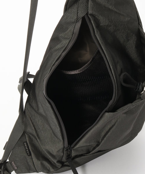 SEALSON(シールソン)の「SEALSON / シールソン SR1 2WAY GRAB BAG GRAVEL GREY(ショルダーバッグ・メンズ・チャコールグレー・FREE)」の5枚目の写真