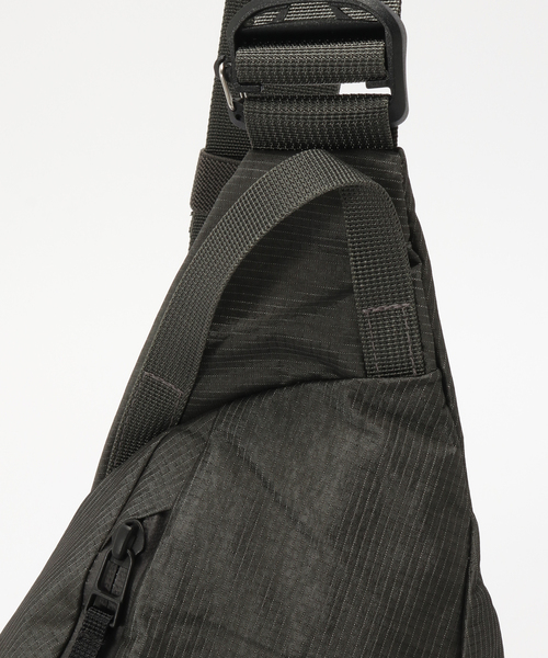 SEALSON(シールソン)の「SEALSON / シールソン SR1 2WAY GRAB BAG GRAVEL GREY(ショルダーバッグ・メンズ・チャコールグレー・FREE)」の11枚目の写真