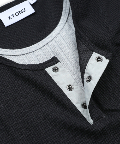 XTONZ（エクストーンズ）の「XTT158 レイヤードワッフルヘンリーネックTシャツ (ブラック)（Tシャツ/カットソー・レディース・その他・SMALL/MEDIUM/LARGE）」の5枚目の写真
