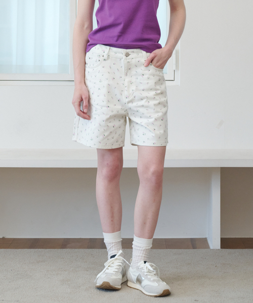 OPENING SUNSHINE(オープニングサンシャイン)の「ヴィンテージフラワーデニムショートパンツアイボリー(その他パンツ・レディース・その他・SMALL/MEDIUM)」の8枚目の写真