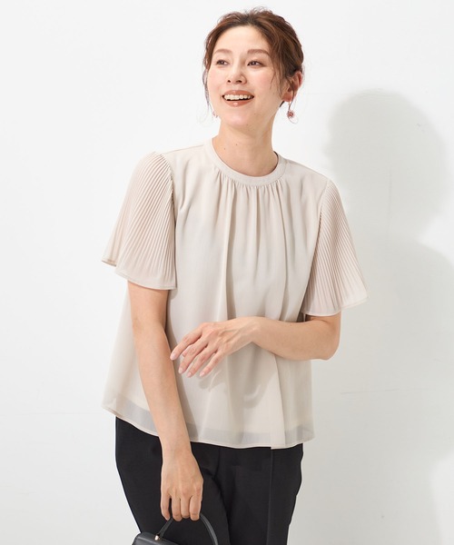 GALLORIA（ギャローリア）の「【接触冷感・ウォッシャブル】袖プリーツブラウス（シャツ/ブラウス・レディース・ライトグレー/ネイビー/ブルー・LL/M/S/L）」の2枚目の写真