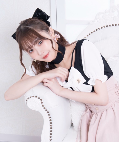 LAFARY（ラファリー）の「ロゴハートリボンピアス（ピアス（両耳用）・レディース・ピンクベージュ/アイボリー/ブラック・FREE）」の6枚目の写真