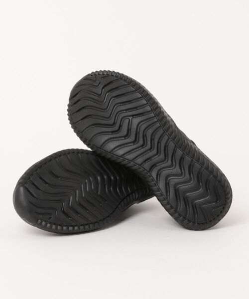 シュープラザ(シュープラザ)の「Lキックバックスニーカー(スニーカー・レディース・ブラック/ネイビー・23.0cm/23.5cm/24.0cm/24.5cm)」の4枚目の写真