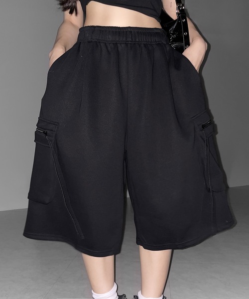me+em select(ミームセレクト)の「【 2color 】タックワイドカーゴスウェットハーフパンツ / tuck wide cargo sweat half pants(スウェットパンツ・レディース・ブラック/グレー・FREE)」の14枚目の写真