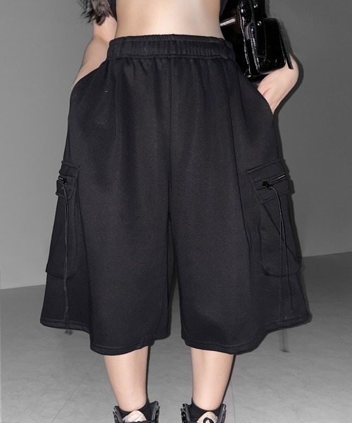 me+em select(ミームセレクト)の「【 2color 】タックワイドカーゴスウェットハーフパンツ / tuck wide cargo sweat half pants(スウェットパンツ・レディース・ブラック/グレー・FREE)」の10枚目の写真