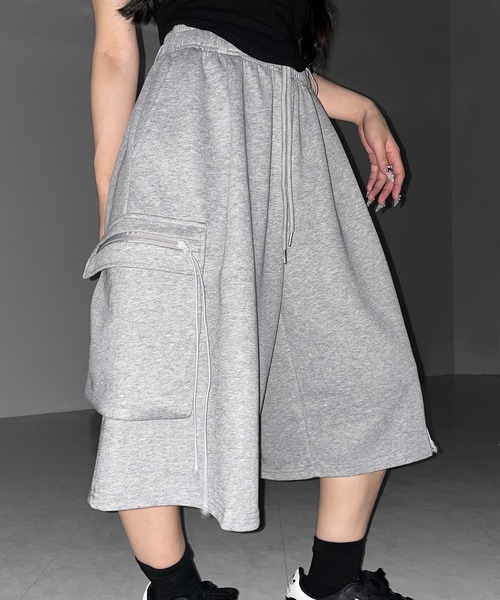 me+em select(ミームセレクト)の「【 2color 】タックワイドカーゴスウェットハーフパンツ / tuck wide cargo sweat half pants(スウェットパンツ・レディース・ブラック/グレー・FREE)」の18枚目の写真