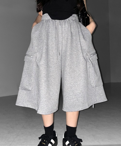 me+em select(ミームセレクト)の「【 2color 】タックワイドカーゴスウェットハーフパンツ / tuck wide cargo sweat half pants(スウェットパンツ・レディース・ブラック/グレー・FREE)」の19枚目の写真