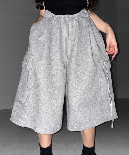 me+em select(ミームセレクト)の「【 2color 】タックワイドカーゴスウェットハーフパンツ / tuck wide cargo sweat half pants(スウェットパンツ・レディース・ブラック/グレー・FREE)」の20枚目の写真