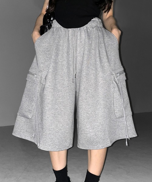 me+em select(ミームセレクト)の「【 2color 】タックワイドカーゴスウェットハーフパンツ / tuck wide cargo sweat half pants(スウェットパンツ・レディース・ブラック/グレー・FREE)」の16枚目の写真