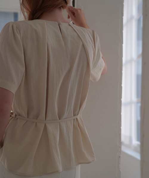 DEHEVE（デヘヴェ）の「Jane Strap Blouse [Cream]（シャツ/ブラウス・レディース・Cream・FREE）」の2枚目の写真
