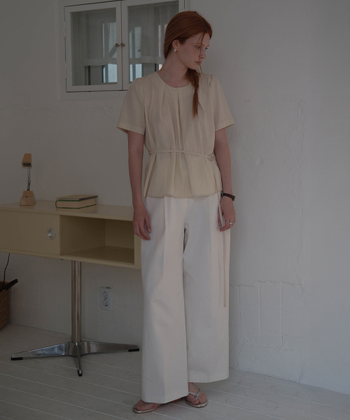 DEHEVE（デヘヴェ）の「Jane Strap Blouse [Cream]（シャツ/ブラウス・レディース・Cream・FREE）」の3枚目の写真