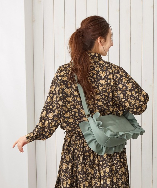 ROOTOTE(ルートート)の「ルートート / ショルダーバッグ フリル 半月型 洗濯可 EU.ベビールー.ルフルラッフル-B(ショルダーバッグ・レディース・ブラック/ネイビー/シルバー/ミント/チョコ・FREE)」の18枚目の写真